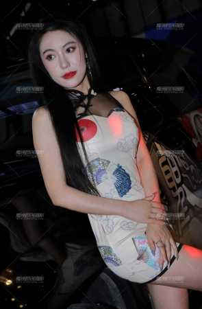 扇画短旗袍
