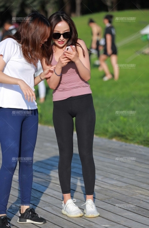 第1470篇&美女玩的好开心呀&