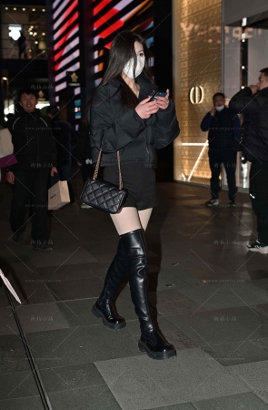 搭讪夜拍长靴美腿美眉