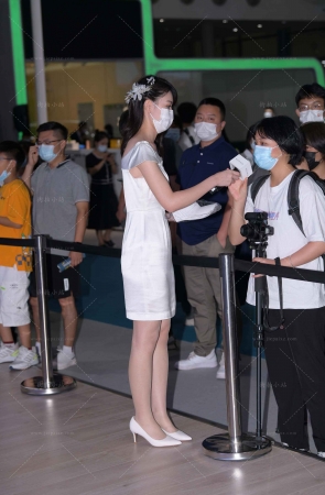 白裙R丝女孩儿