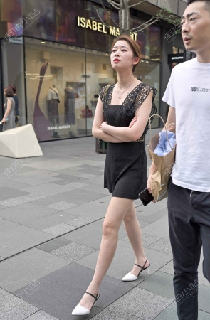 美丽大方街拍美女姐姐