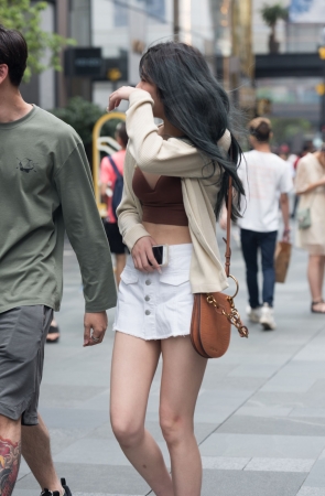 短裙美女