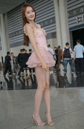 风色裙美腿美足小姐姐 小桂圆