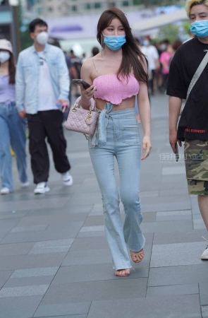 牛仔小姐姐