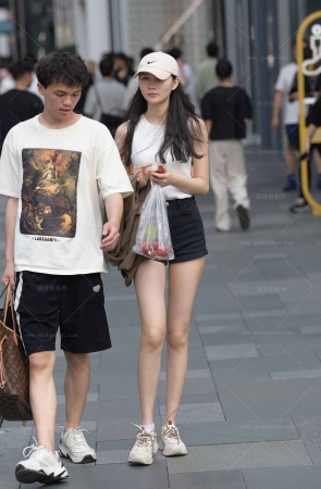 高个妹子大长腿。240224-6-64 15P
