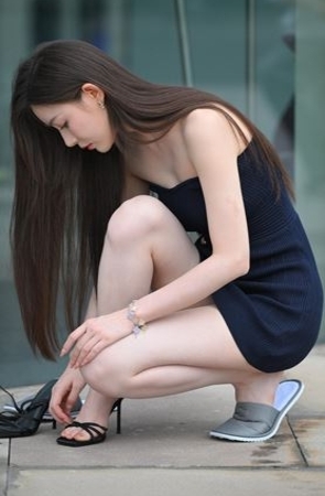 白皙美腿美女(220P)