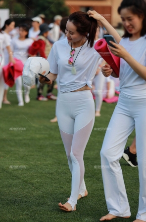 1716&洁白美女身材很好&