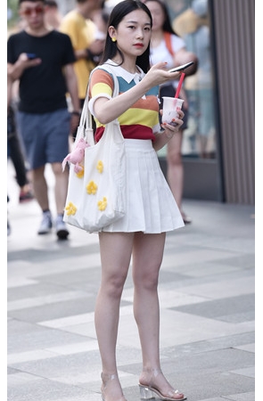 <strong>漂亮的白裙小姐姐(28P)[659M/JPG]</strong>