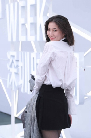 211028-7+54 黑丝小姐姐 6P