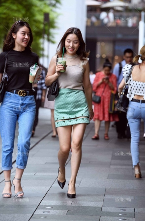 街拍气质成熟美女