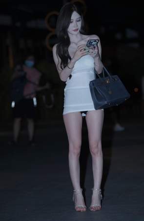 极品包臀裙小姐姐