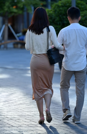 紧身包臀裙美女