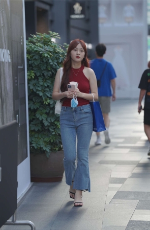 百搭喇叭牛仔裤