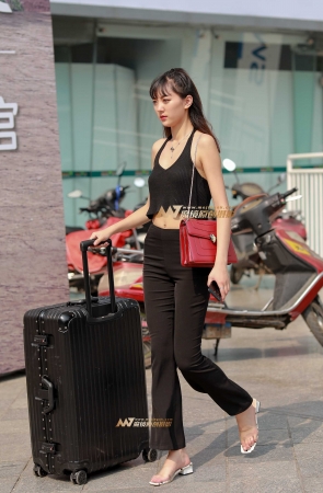 高挑长腿妹