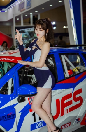 性感车模