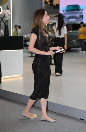 黑色复古裙礼仪