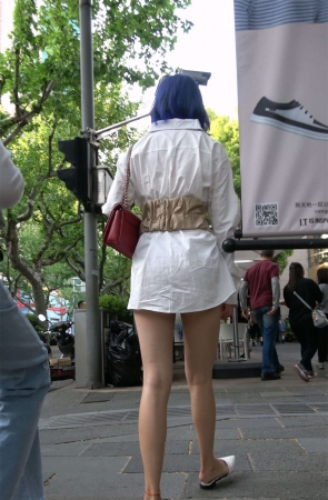 白色衬衫美腿气质性感美女