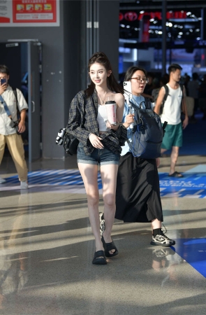 甜美靓丽少女