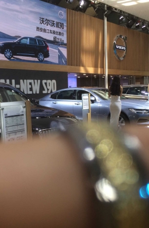 街拍大赛第三季----主持人凹凸身材