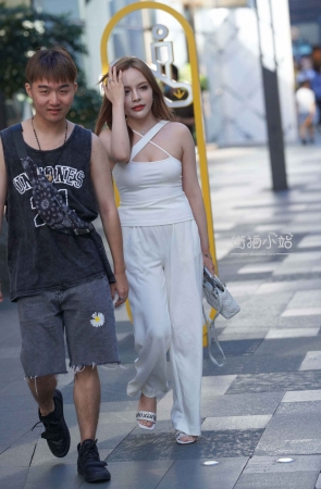 白长裤