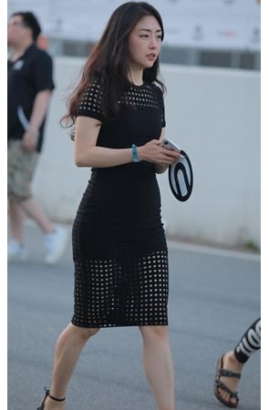 黑色连体裙美女(88P)