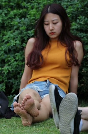 No851 长发及腰，明眸善睐，两只脚伸直给你看的时候心脏扑扑地跳  第2套