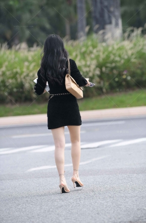 白皙美腿时尚美女