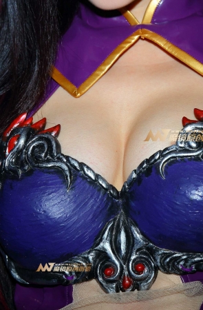 蓝色盔甲美胸cosplay
