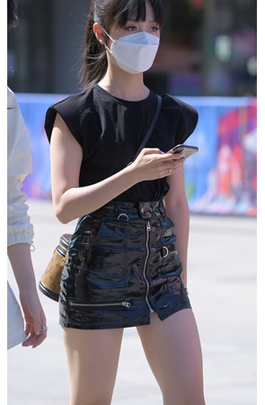 黑色皮裙小姐姐(51P)[1.03G/JPG]