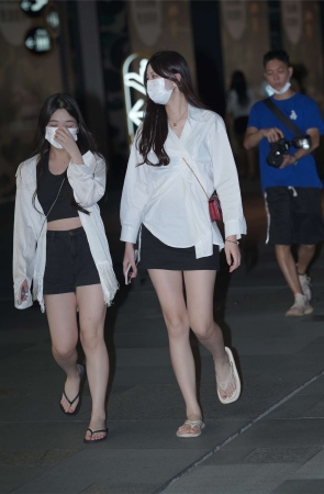 简单的黑白搭配