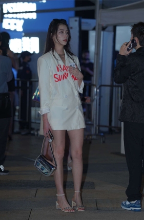 白色西装消失装