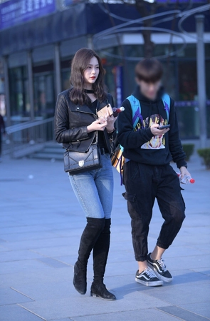 长靴牛仔好身材