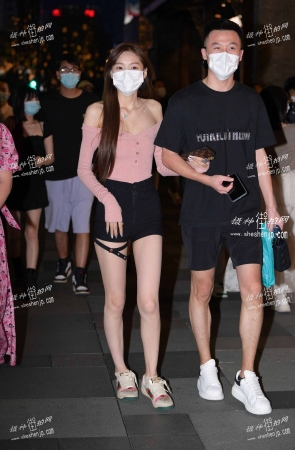 22613-8+86大长腿女友 18P