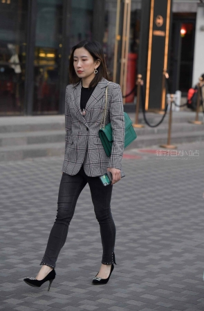 街拍高跟长裤姐姐