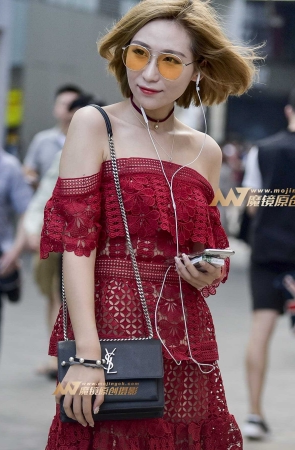 抹胸裙高跟长腿美女