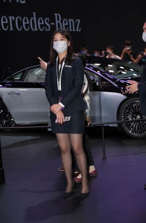 黑丝销售小妹