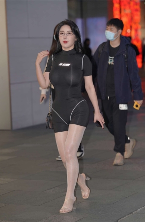 黑色连体衣肉丝小蛮腰