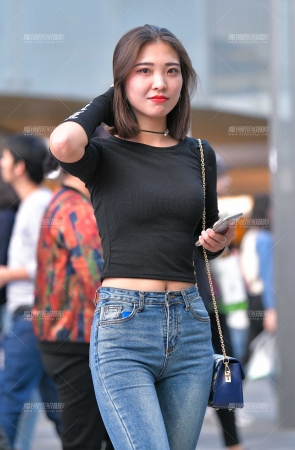 性感牛仔裤美女