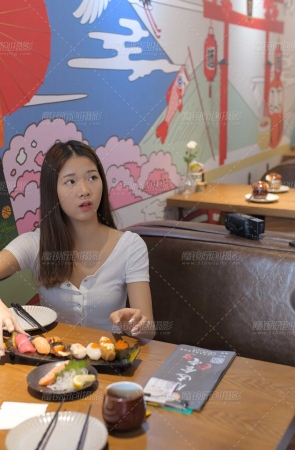 打工小妹的星期天（下）