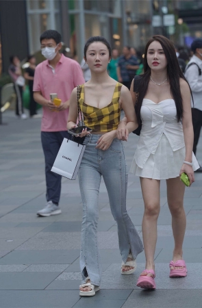 百搭喇叭牛仔裤