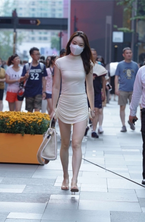 好白嫩啊丰臀美女