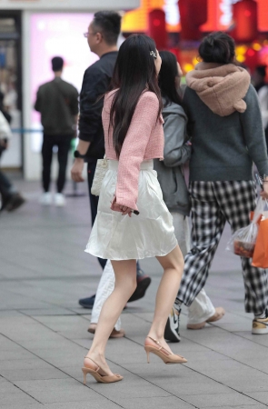 短裙街拍高跟shaofu
