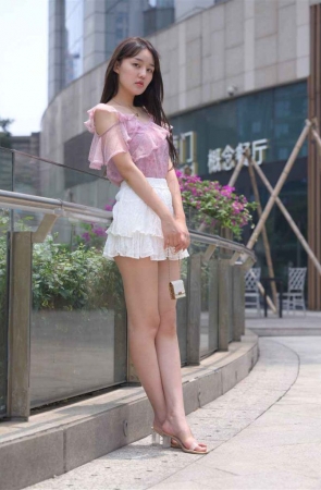精选街拍作品 NO.0955 魂魂摄影作品 – 白百褶裙美女[676P/912MB]