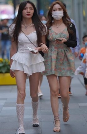 搭讪两个小姐姐(184P)