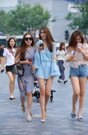 性感大长腿美女