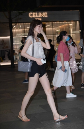 2276-8+106白皙大长腿美女 19P