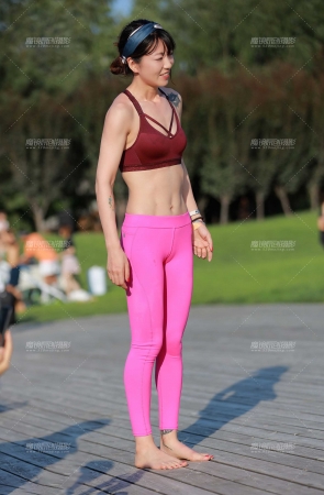 &欢乐瑜伽美女&