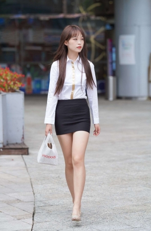 850制服长腿美女（无水印精品）