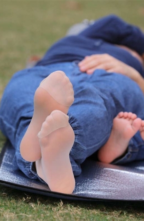 No747 少妇自信满满地尽情展露阳光短肉丝