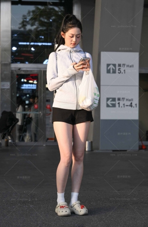 251126-42-109√我只想安静地抱着你双腿帅觉～